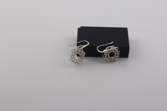 earrings fine silver threads in crochet technique. Unique and original design,